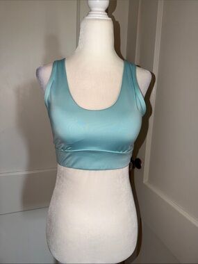 ⭐️ 5/$10 Women’s Baby Blue Avia Twist Back Sports Bra Size Medium